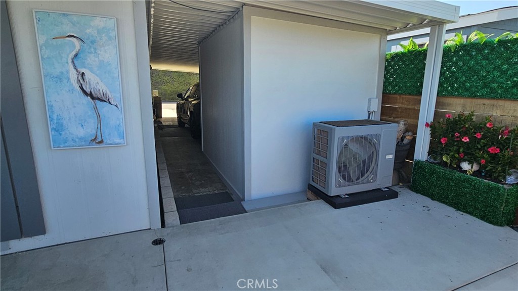 350 El Camino Real - photo 9