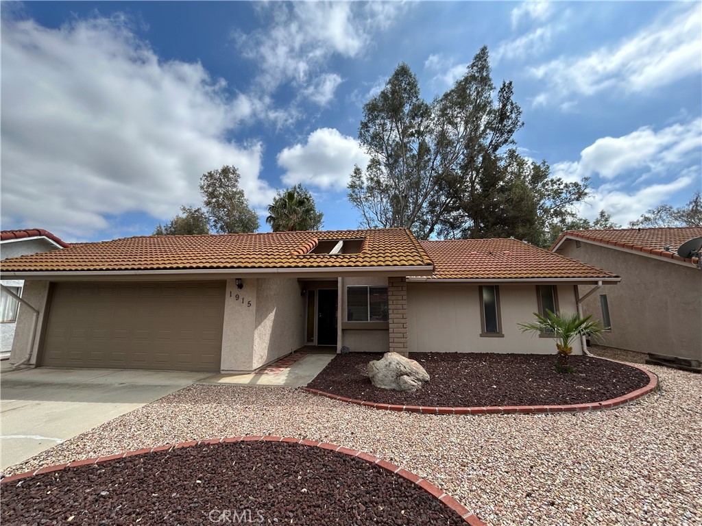 1915 Silver Oak Way
