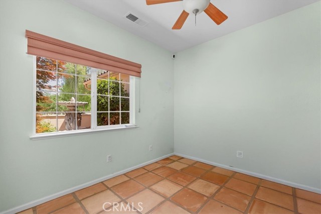 13715 E Nebraska Avenue, Kingsburg CA: https://media.crmls.org/medias/0574dc23-ffaa-4191-8835-c7a8fb844da9.jpg