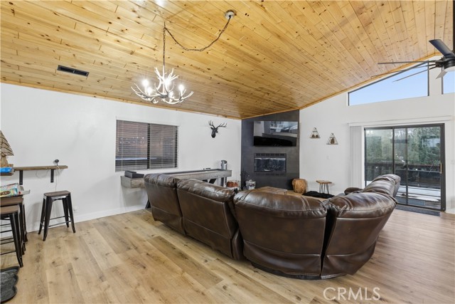 Detail Gallery Image 4 of 22 For 42677 Alta Vista Ave, Big Bear Lake,  CA 92315 - 2 Beds | 2 Baths