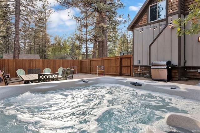 40221 Esterly Lane, Big Bear Lake CA: https://media.crmls.org/medias/05753806-f194-45f7-9399-770a508059c3.jpg