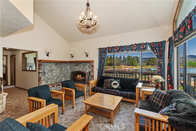 488 Lakeview Court, Big Bear Lake CA: https://media.crmls.org/medias/05754650-2b13-4b0e-ba91-a947866e22c2.jpg