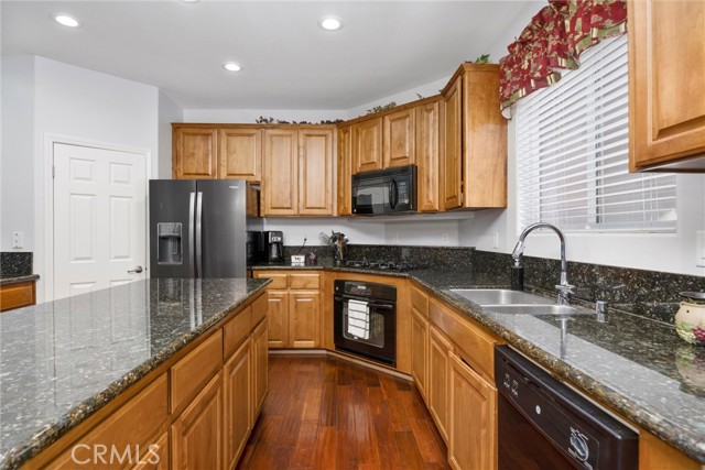 Detail Gallery Image 13 of 30 For 6202 Ocean Jasper Dr, Bakersfield,  CA 93313 - 5 Beds | 4 Baths