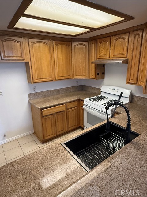Detail Gallery Image 9 of 24 For 12235 Pine St #5,  Norwalk,  CA 90650 - 2 Beds | 2/1 Baths