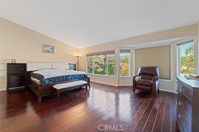 11648 Mariposa Bay Lane, Porter Ranch CA: https://media.crmls.org/medias/0576a1f4-5f91-4d82-99c2-8dfcc3256e76.jpg