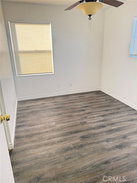 Detail Gallery Image 4 of 15 For 14325 Tawney Ridge, Victorville,  CA 92394 - 4 Beds | 2/1 Baths