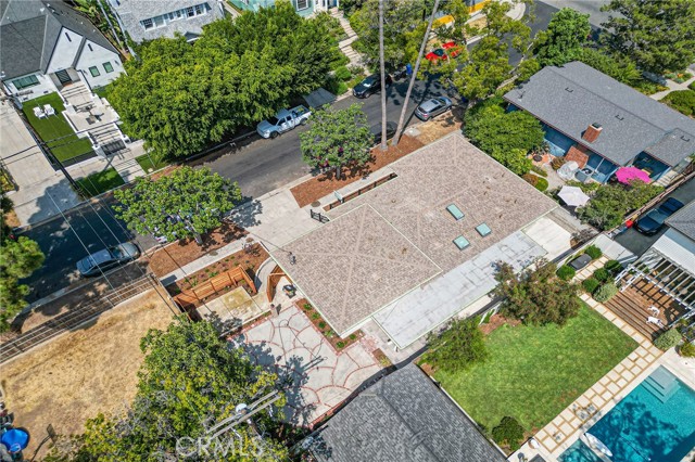 5010 Elmwood Avenue, Los Angeles CA: https://media.crmls.org/medias/057709af-4e96-4f3e-8948-c1f8a9ce758e.jpg
