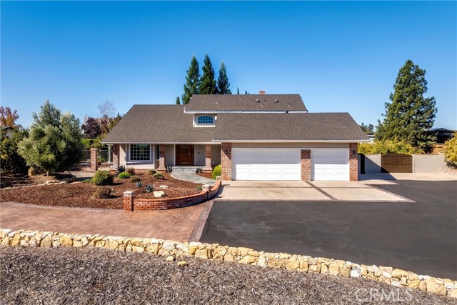 Detail Gallery Image 2 of 52 For 833 Rolling Hills Dr, Paso Robles,  CA 93446 - 4 Beds | 3 Baths