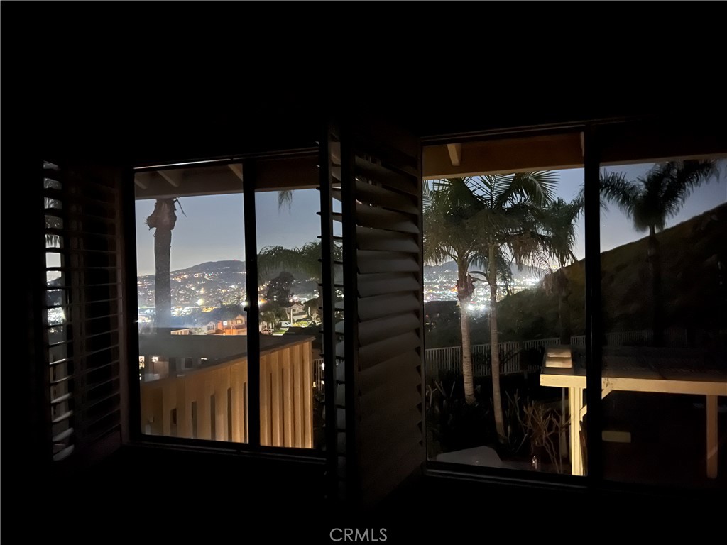 https://media.crmls.org/medias/05775dba-3896-4382-b642-f43bb262cb5a.jpg?preset=X-Large