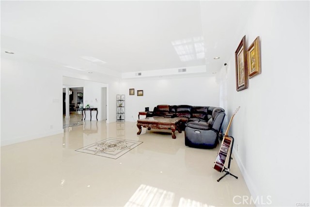 22329 Plummer Street, Chatsworth CA: https://media.crmls.org/medias/0577bc47-0d6b-481e-8fbc-2c7c710509d0.jpg