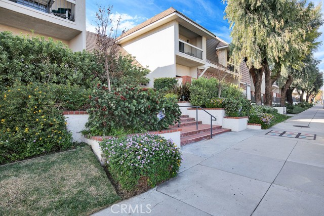 10201 Mason Avenue, Chatsworth CA: https://media.crmls.org/medias/0577be73-2eb4-4bb6-b8f5-f543b1ef02bd.jpg