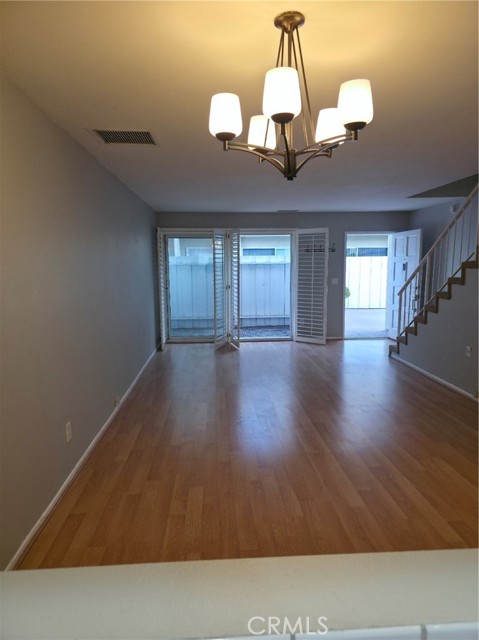 Detail Gallery Image 3 of 36 For 4558 Willis #114,  Sherman Oaks,  CA 91403 - 2 Beds | 2 Baths