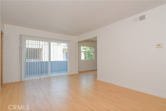 Detail Gallery Image 4 of 20 For 11921 Goshen Ave #4,  Los Angeles,  CA 90049 - 2 Beds | 2 Baths