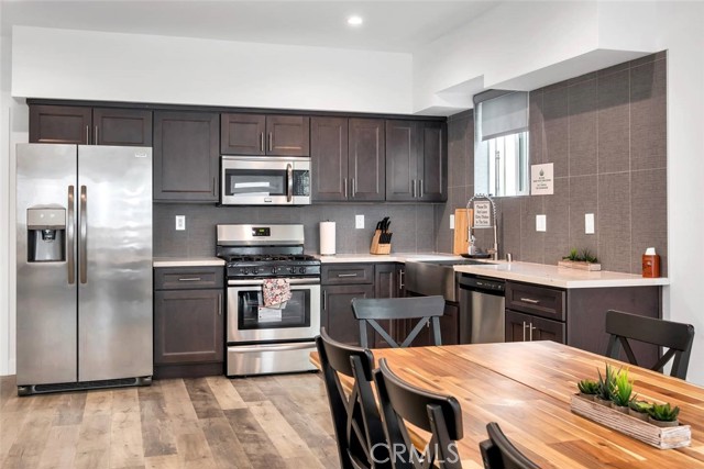 Detail Gallery Image 7 of 36 For 1344 N Kenmore, Los Angeles,  CA 90027 - 3 Beds | 3/1 Baths