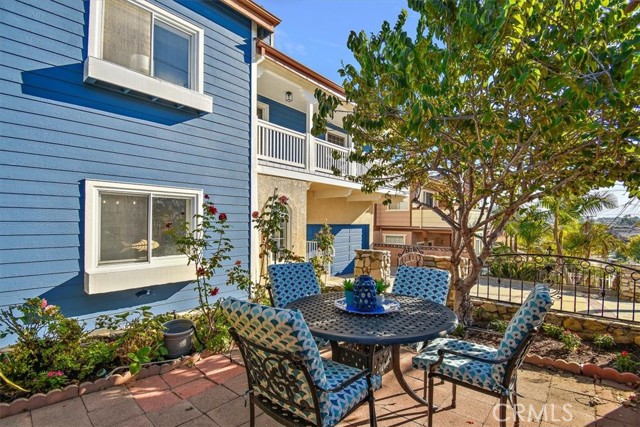 1817 Pullman Lane, Redondo Beach, California 90278, 6 Bedrooms Bedrooms, ,3 BathroomsBathrooms,Residential,Sold,Pullman,SB23183953