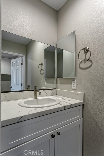 Detail Gallery Image 9 of 29 For 18428 Carob St, Hesperia,  CA 92345 - 4 Beds | 2/1 Baths