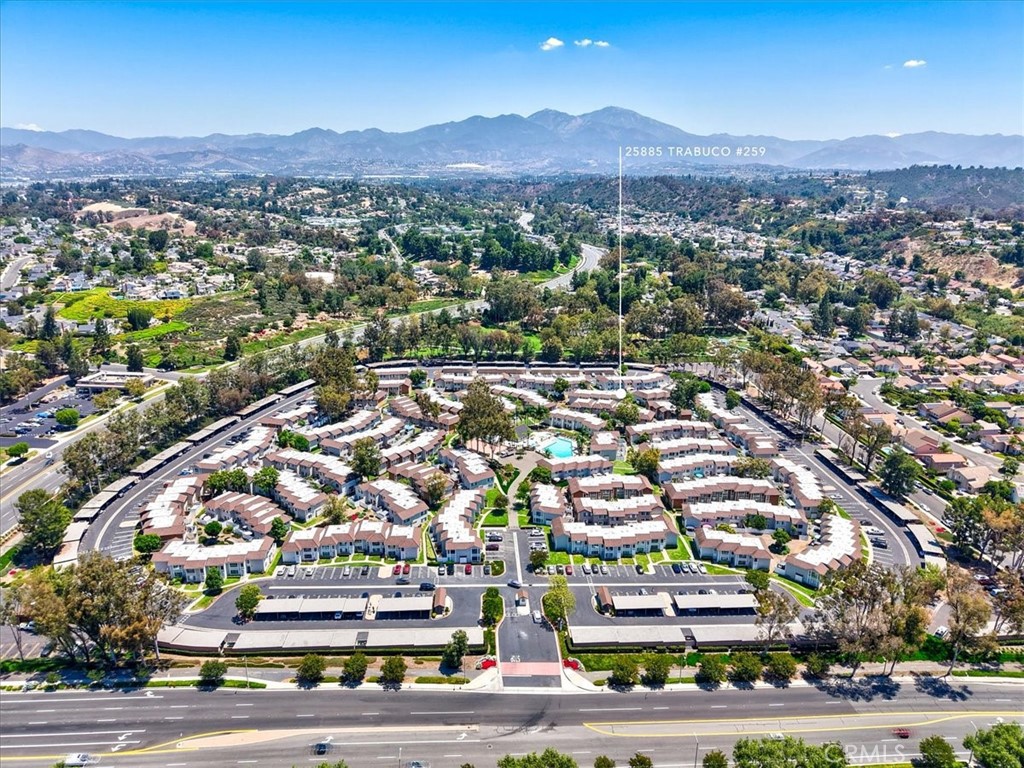 https://media.crmls.org/medias/057bc311-578d-43dd-b22c-a1d05ead303b.jpg?preset=X-Large