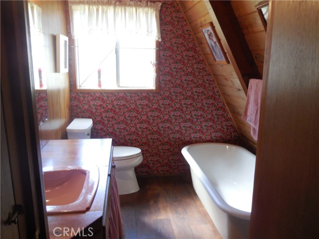 44824 Mountain Meadow Road, Oakhurst CA: https://media.crmls.org/medias/057d376c-3f3e-4425-9036-0d7d87d8d713.jpg
