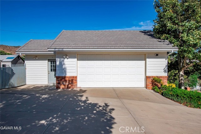 40505 90th W Street, Palmdale CA: https://media.crmls.org/medias/057de7d2-2201-404e-a1e0-aaa39decb30e.jpg