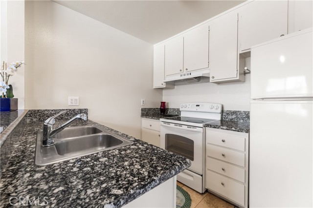 Detail Gallery Image 9 of 33 For 5530 Ackerfield Ave #206,  Long Beach,  CA 90805 - 2 Beds | 1 Baths
