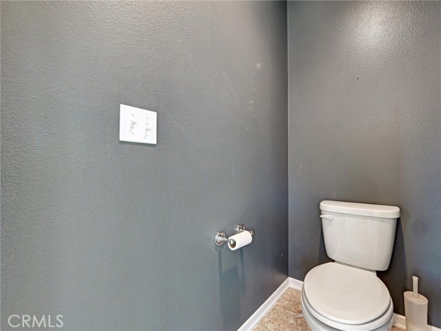 Detail Gallery Image 10 of 29 For 24203 Lilac Lane, Lake Elsinore,  CA 92532 - 4 Beds | 3 Baths