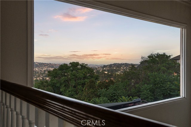 3916 Carnavon Way, Los Angeles CA: https://media.crmls.org/medias/057ef320-0071-4066-b946-a1ec9e0835f3.jpg