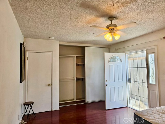 722 N Philadelphia Street, Anaheim CA: https://media.crmls.org/medias/057f0207-21d8-4f4b-bfb4-faf7a61883d6.jpg