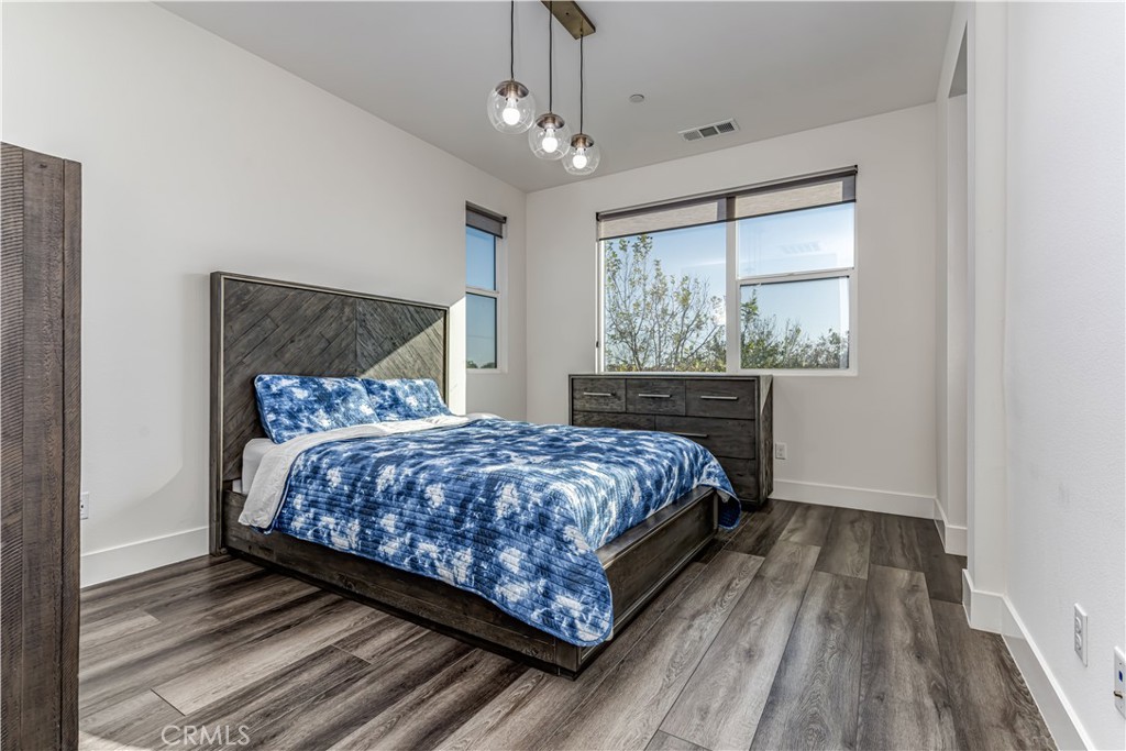 12234 Greenleaf Lane