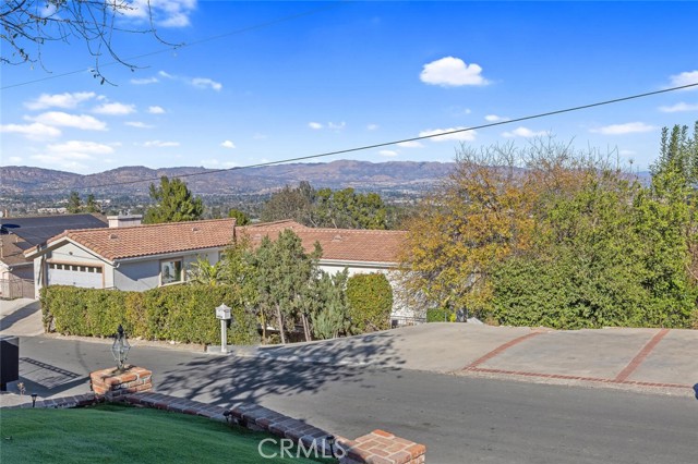 22444 Venido Road, Woodland Hills CA: https://media.crmls.org/medias/0580708c-9316-49c1-b0ac-cc5e24f2378b.jpg
