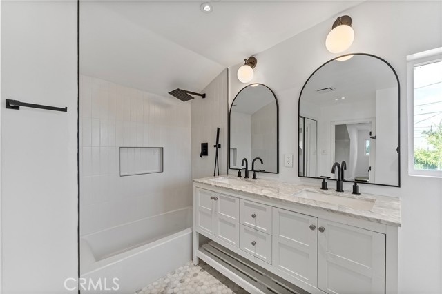 Detail Gallery Image 21 of 32 For 2623 Exposition, Los Angeles,  CA 90018 - 4 Beds | 3 Baths