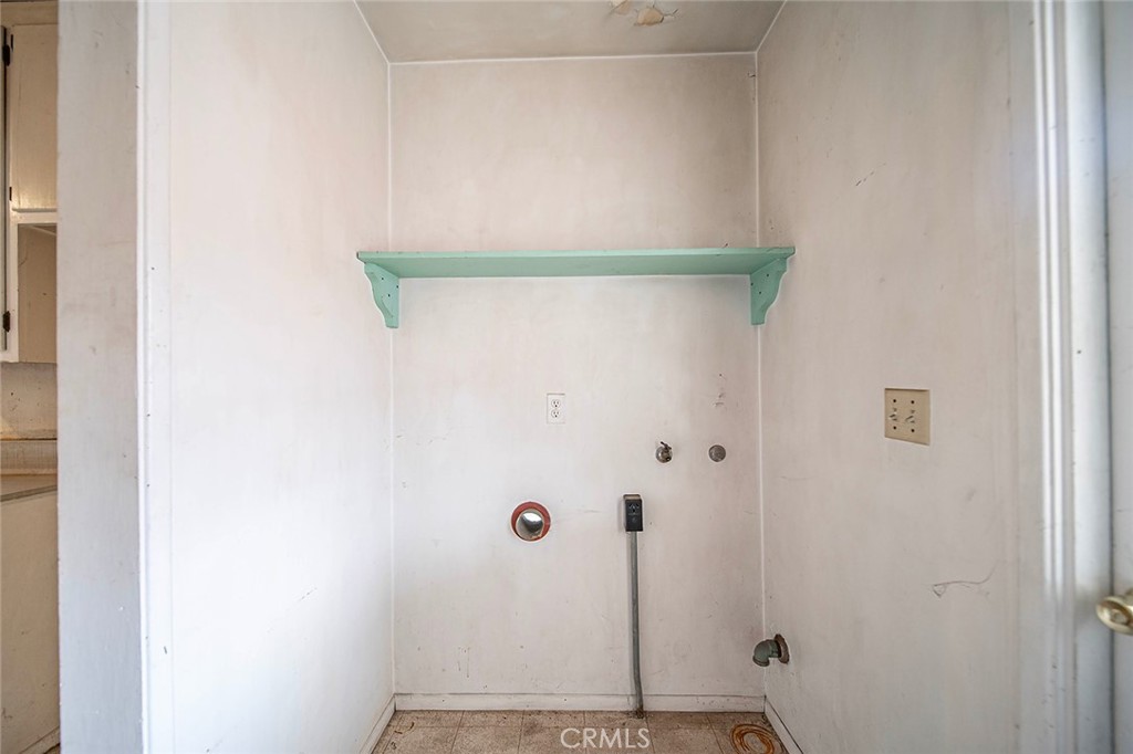 https://media.crmls.org/medias/05815072-2bd1-4659-814b-b135cb17a8e8.jpg?preset=X-Large