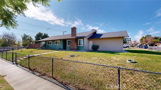 Detail Gallery Image 4 of 44 For 908 N Pepper Ave, Rialto,  CA 92376 - 4 Beds | 2 Baths