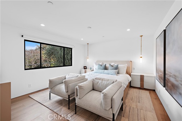 Detail Gallery Image 16 of 31 For 322 Iris Ave, Corona Del Mar,  CA 92625 - 3 Beds | 2/1 Baths