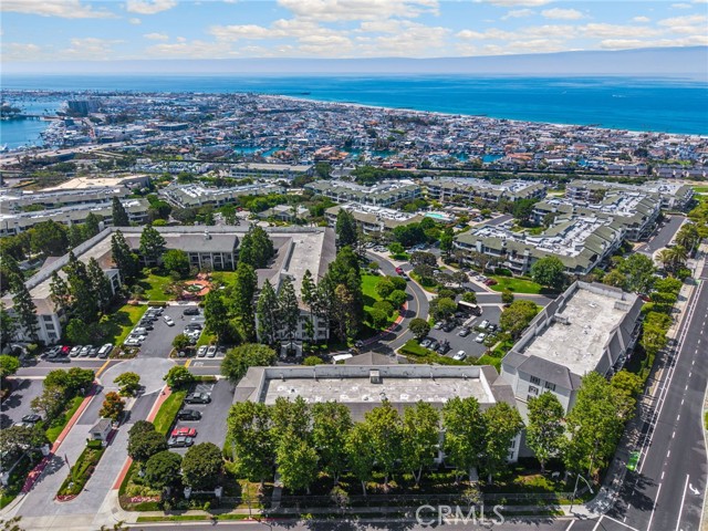 300 Cagney Lane, Newport Beach CA: https://media.crmls.org/medias/05829638-56ee-4794-9311-3ae62f544797.jpg