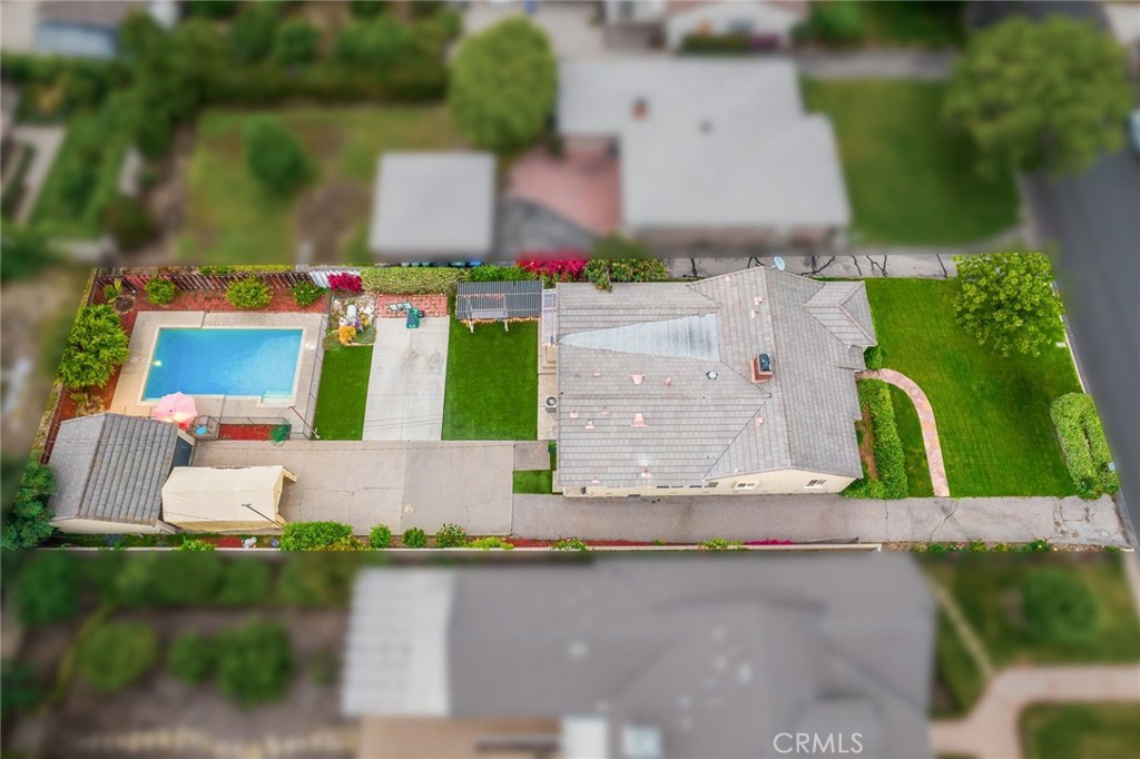 https://media.crmls.org/medias/0582dd72-6800-470c-bc13-42f9b324ae0a.jpg?preset=X-Large