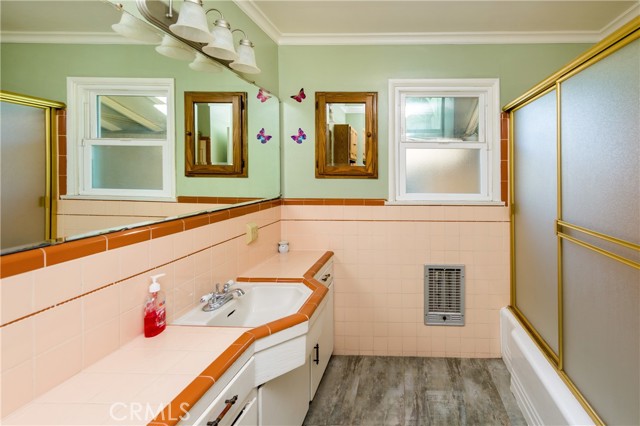 Detail Gallery Image 13 of 17 For 19937 Parthenia St, Northridge,  CA 91324 - 3 Beds | 2 Baths