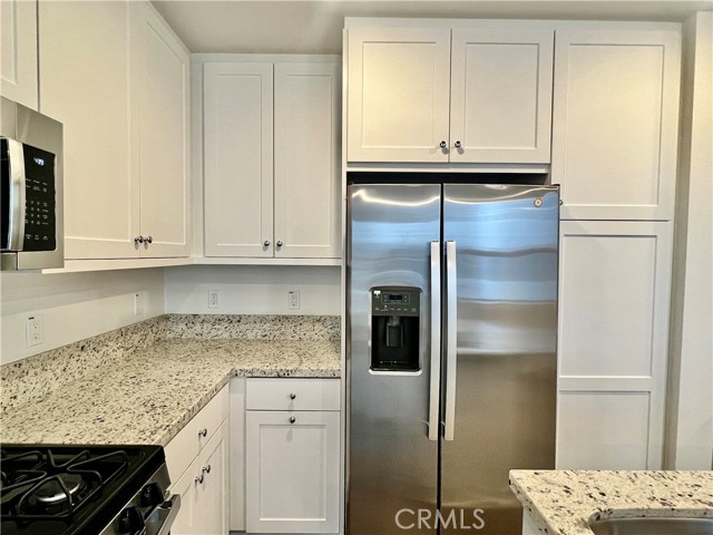 1000 N Tangent Privado, Ontario CA: https://media.crmls.org/medias/05842485-8241-4ea3-ad14-481e15a5597f.jpg