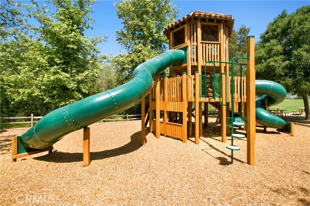 8126 Santaluz Village N, San Diego CA: https://media.crmls.org/medias/0584a1a7-e6b0-49cc-9a4b-51f112880a0b.jpg