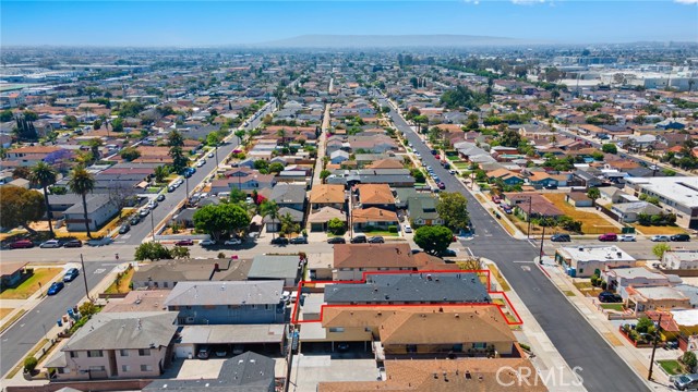 11726 Freeman Avenue, Hawthorne CA: https://media.crmls.org/medias/05853b23-8f0e-4e50-a202-6e125e20eb50.jpg