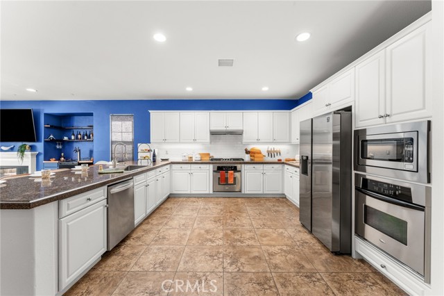 3943 E Lindenwood Drive, Ontario CA: https://media.crmls.org/medias/058620d3-6fa6-4c59-b9b1-ef5bebbebe3d.jpg