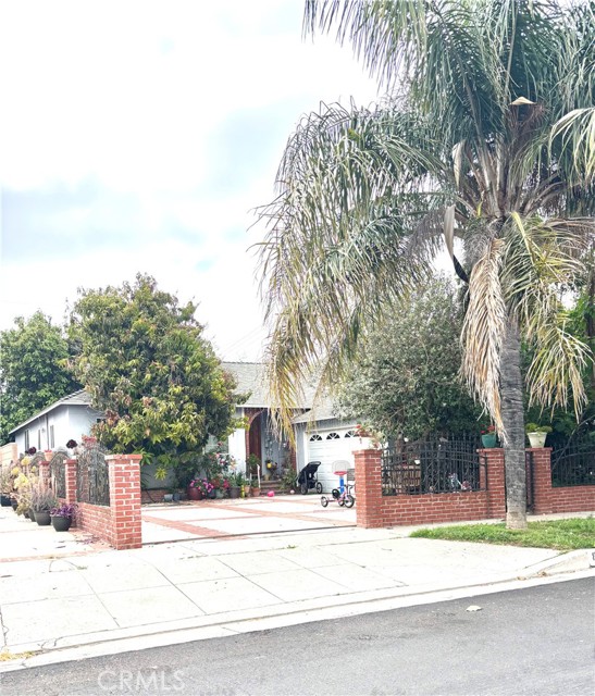 Detail Gallery Image 1 of 12 For 8900 Geyser Ave, Northridge,  CA 91324 - 3 Beds | 2 Baths