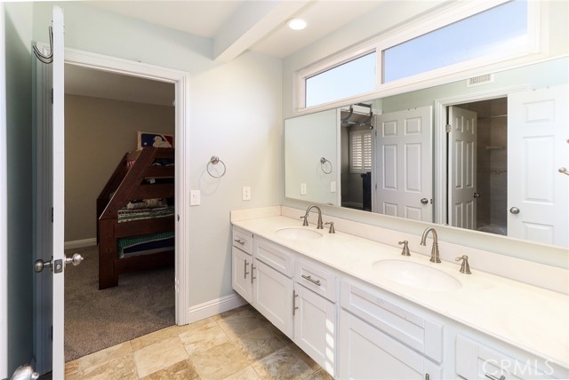 Jack & Jill bathroom with double sinks