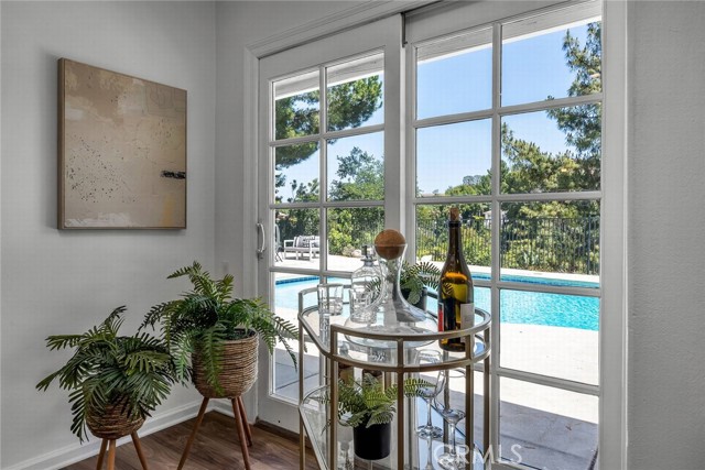 Detail Gallery Image 7 of 35 For 16706 Alginet Pl, Encino,  CA 91436 - 4 Beds | 2/1 Baths