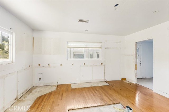 Detail Gallery Image 8 of 39 For 261 E Crescent Ave, Redlands,  CA 92373 - 5 Beds | 3/1 Baths