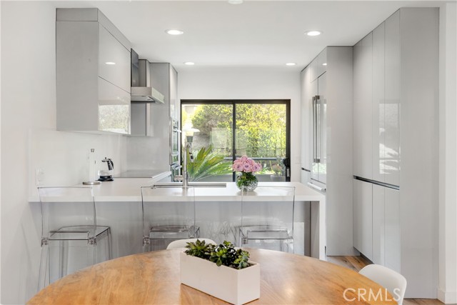 Detail Gallery Image 6 of 32 For 439 Camino De Las Colinas, Redondo Beach,  CA 90277 - 3 Beds | 2/1 Baths