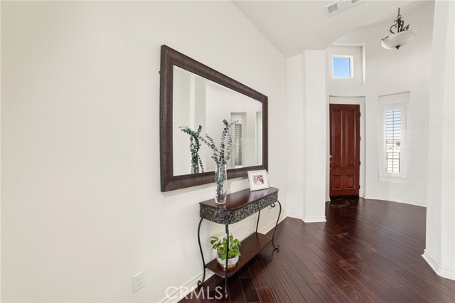 Detail Gallery Image 4 of 35 For 3086 Crystal Ridge Ln, Colton,  CA 92324 - 4 Beds | 3/1 Baths