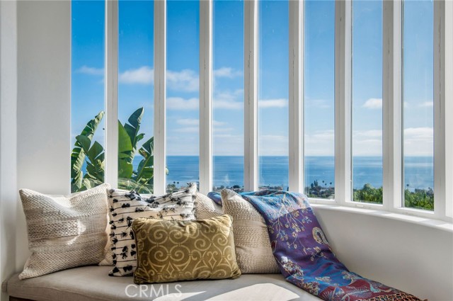 Detail Gallery Image 24 of 42 For 825 Coast View Dr, Laguna Beach,  CA 92651 - 3 Beds | 3/1 Baths