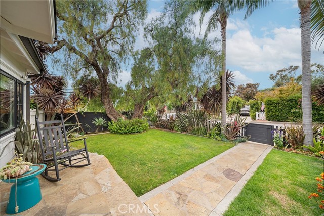411 Poplar Street, Laguna Beach CA: https://media.crmls.org/medias/0588f089-f093-44d6-97cd-cdd13e2fb390.jpg