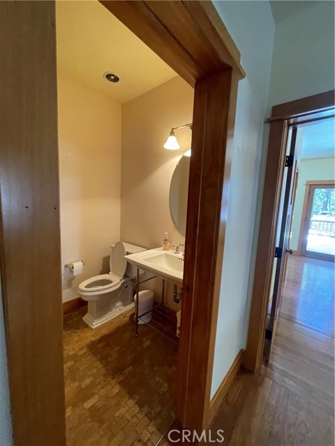 Detail Gallery Image 10 of 29 For 53300 Meadow Dr, Idyllwild,  CA 92549 - 3 Beds | 2/1 Baths