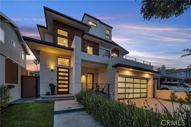 332 Avenue E, Redondo Beach, California 90277, 5 Bedrooms Bedrooms, ,6 BathroomsBathrooms,Residential,For Sale,Avenue E,SB26070979
